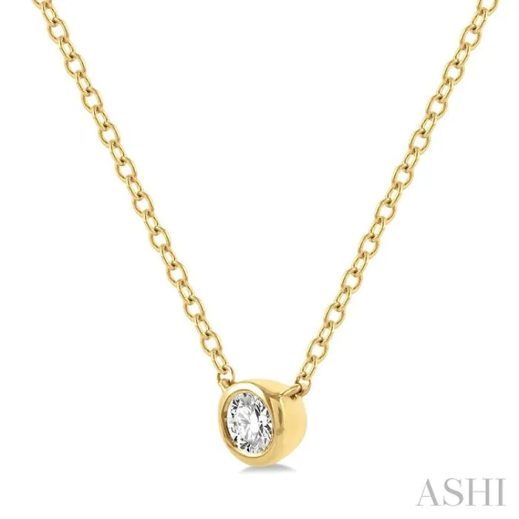 1/10 Ctw Bezel Round Cut Diamond Petite Fashion Pendant With Chain in 10K Yellow Gold