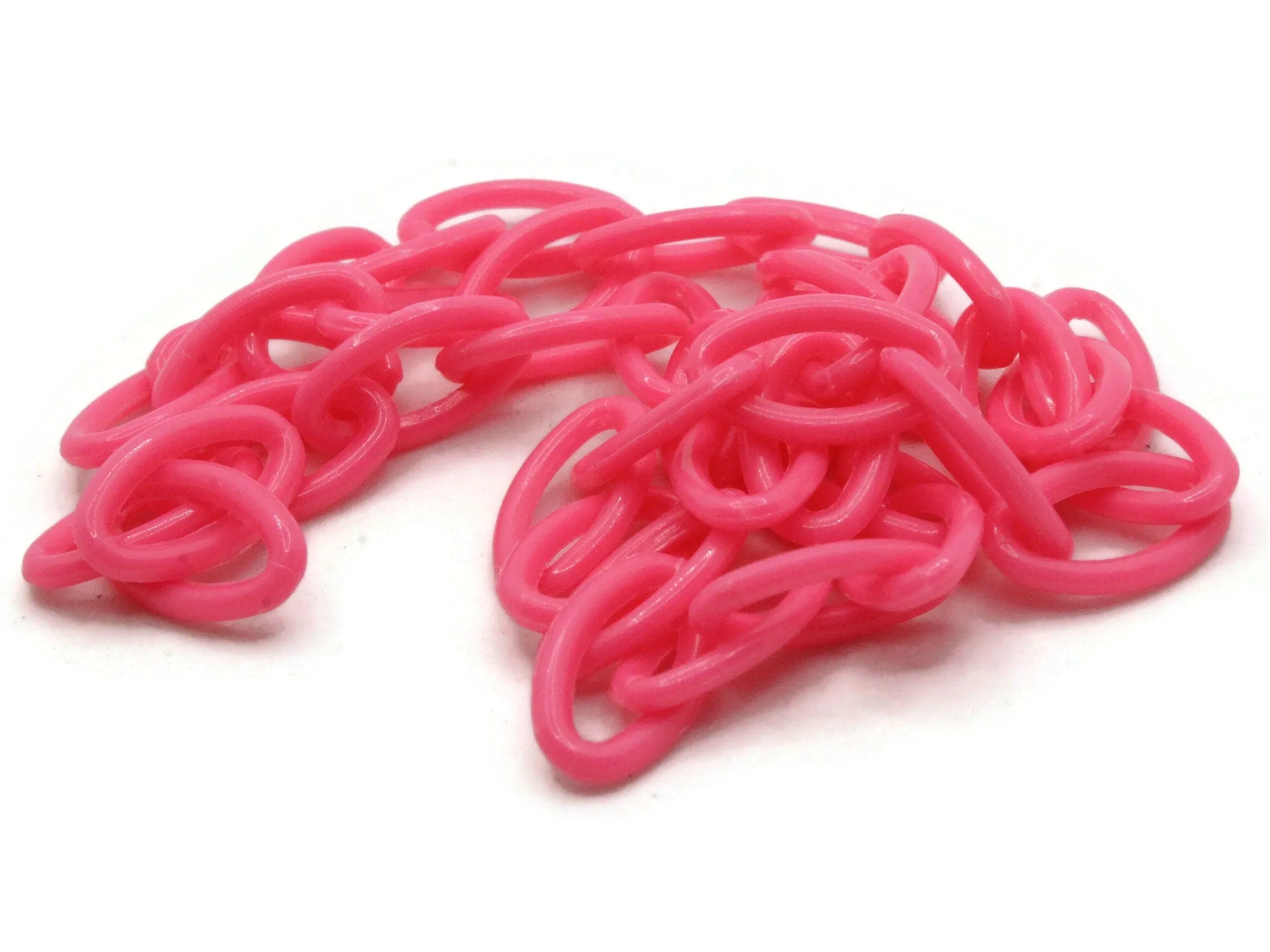 15.75 Inch Hot Pink Plastic Oval Chain - 40cm chain - 13x8mm links