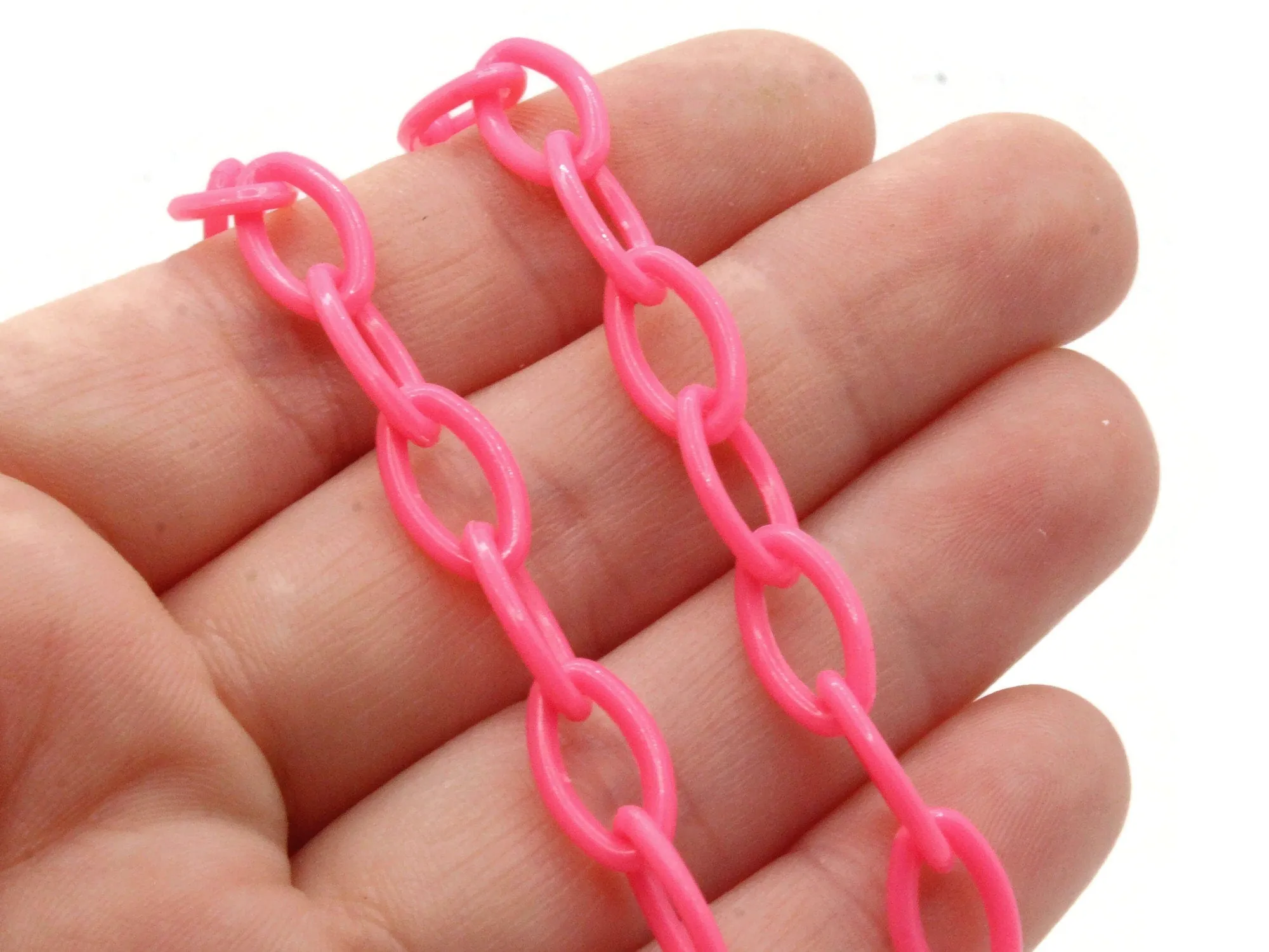 15.75 Inch Hot Pink Plastic Oval Chain - 40cm chain - 13x8mm links