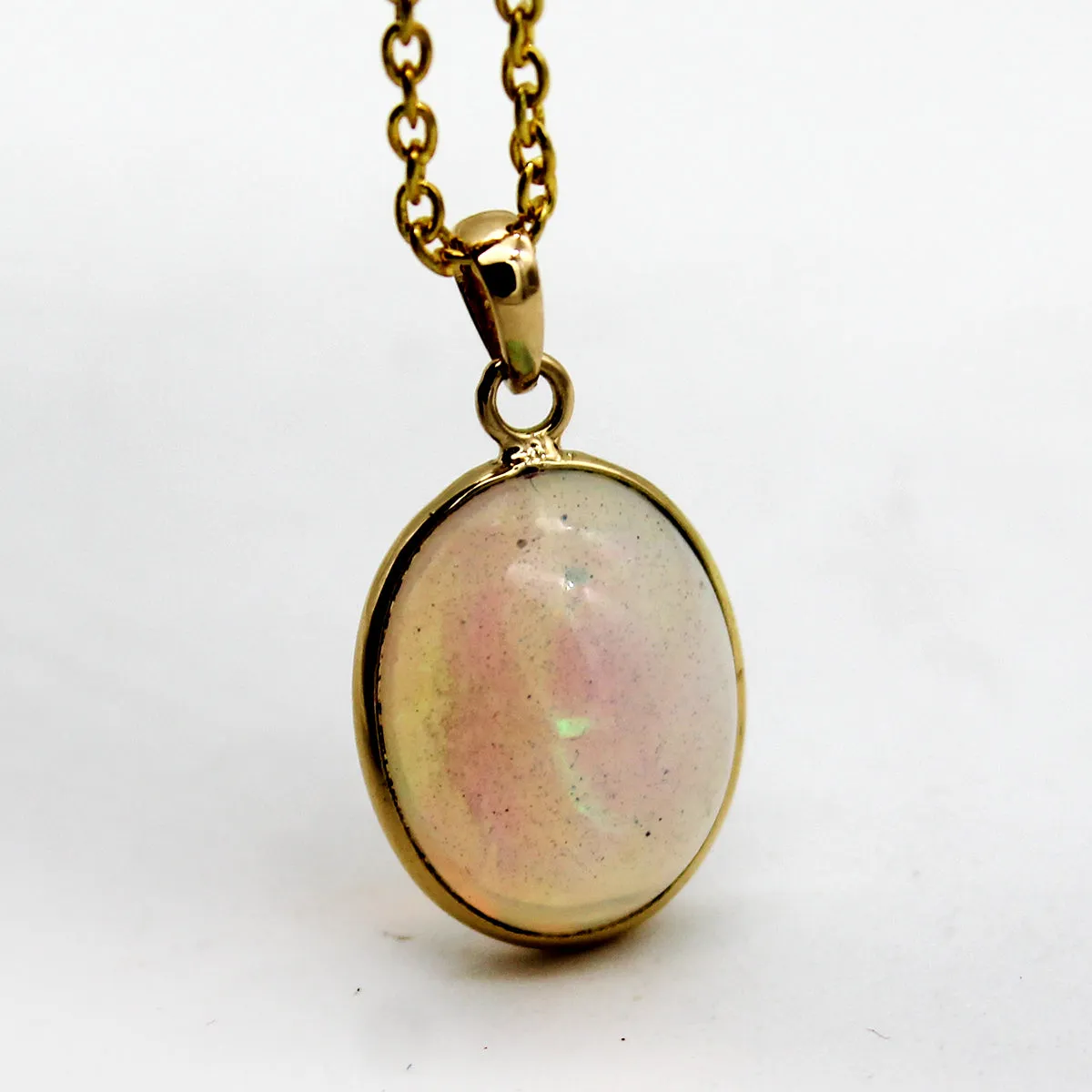 18kt Yellow Gold Natural Oval Opal Cabochon Pendant