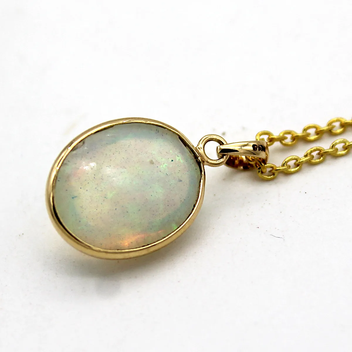 18kt Yellow Gold Natural Oval Opal Cabochon Pendant