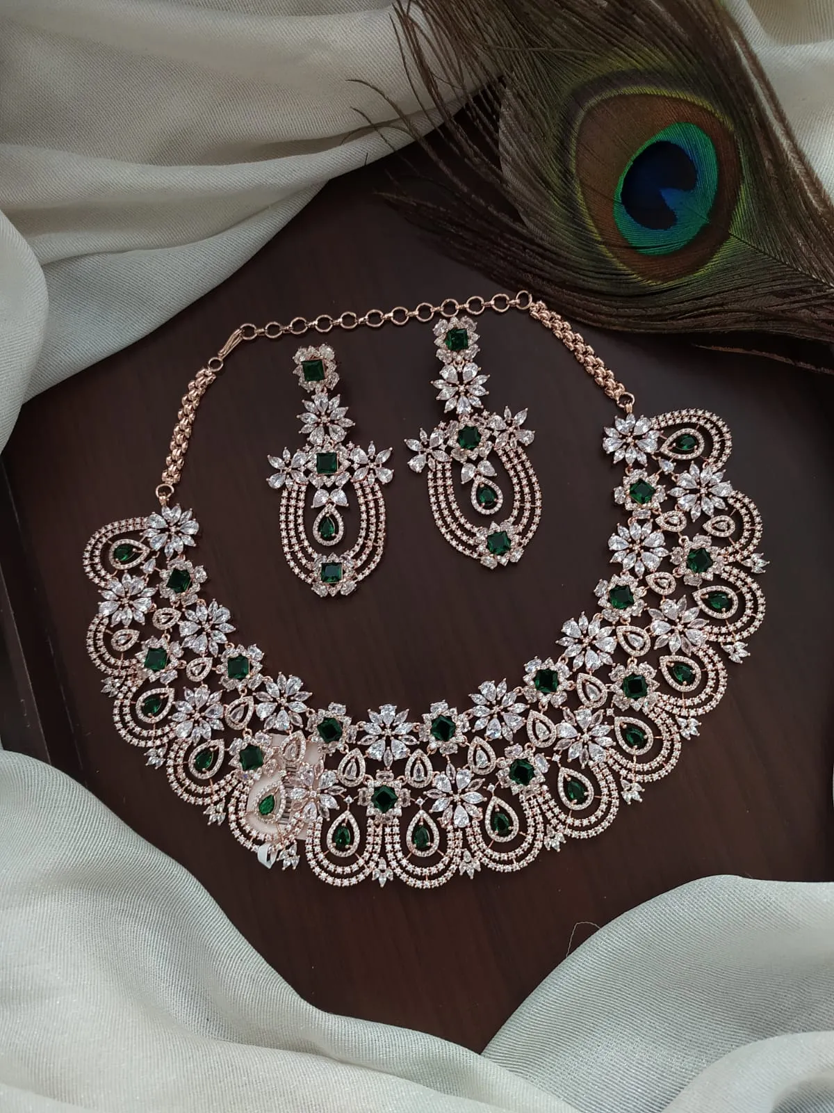 Beautiful Zircon Necklace With Earrings