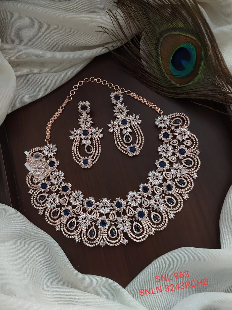 Beautiful Zircon Necklace With Earrings