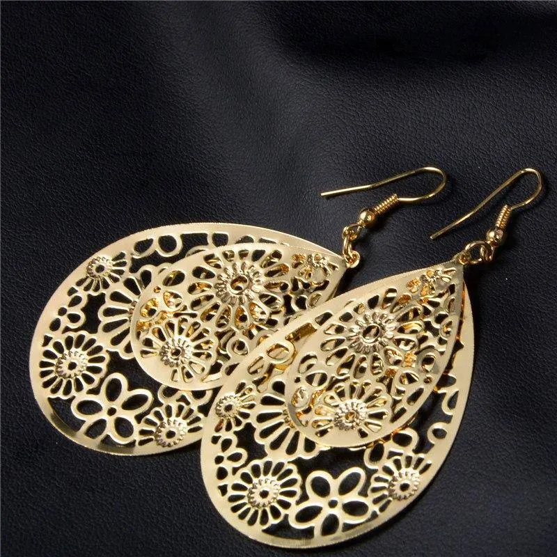 Dangling Floral Drop Earrings in Gold or Silver for Woman