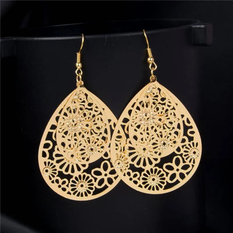 Dangling Floral Drop Earrings in Gold or Silver for Woman