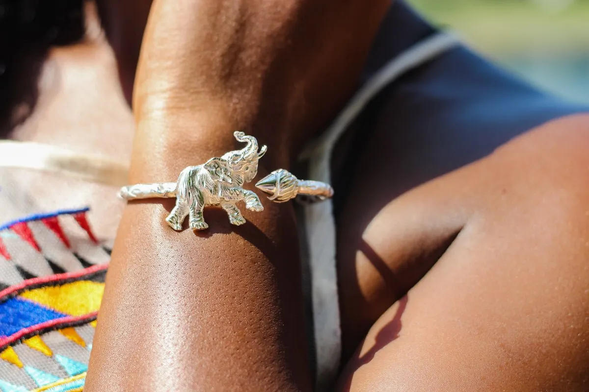 Extra Heavy Elephant and Taj Mahal Bangle with Diamante Pattern