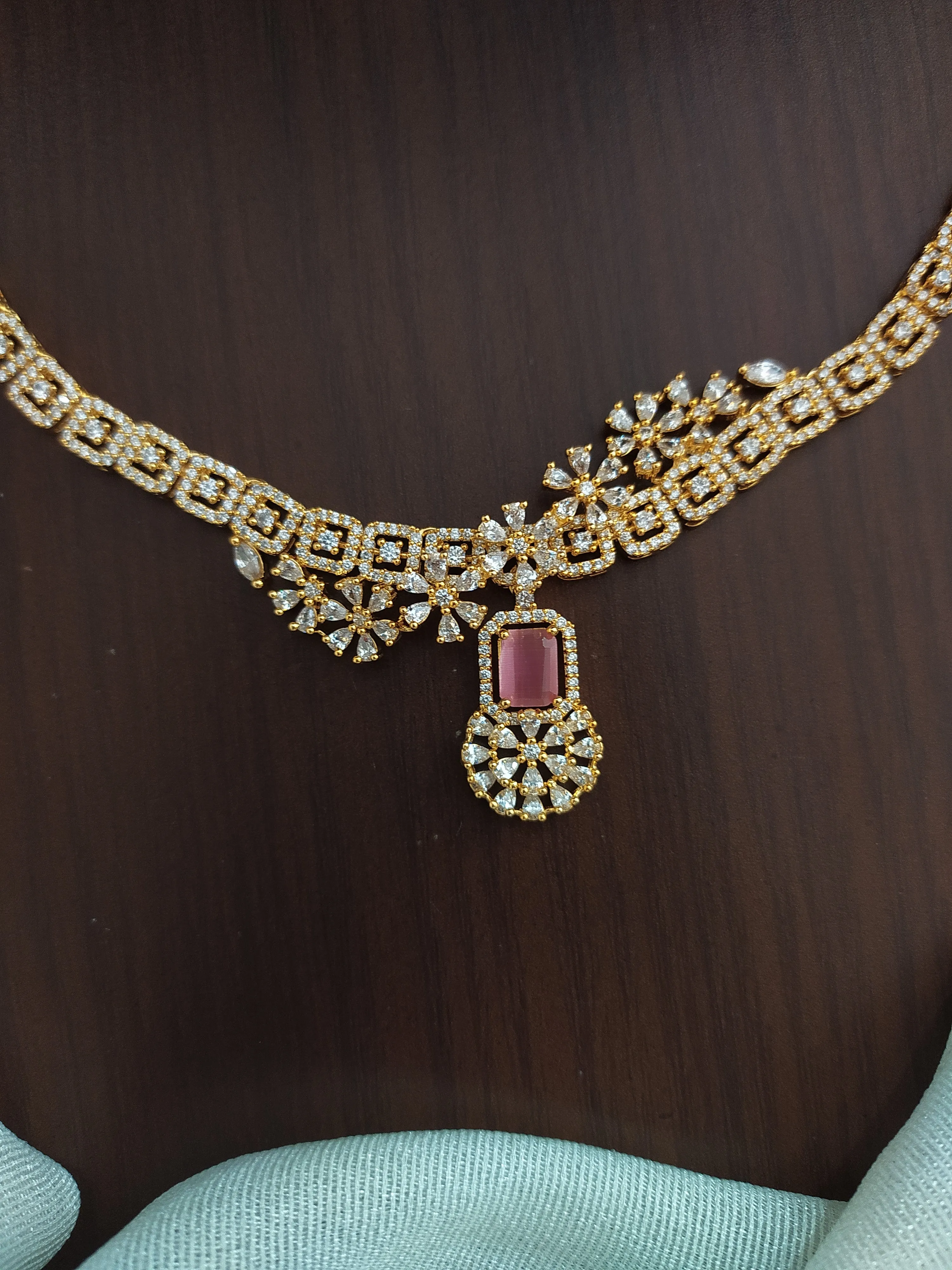 Stunning Gold-plated Ad & Zircon Necklace Set