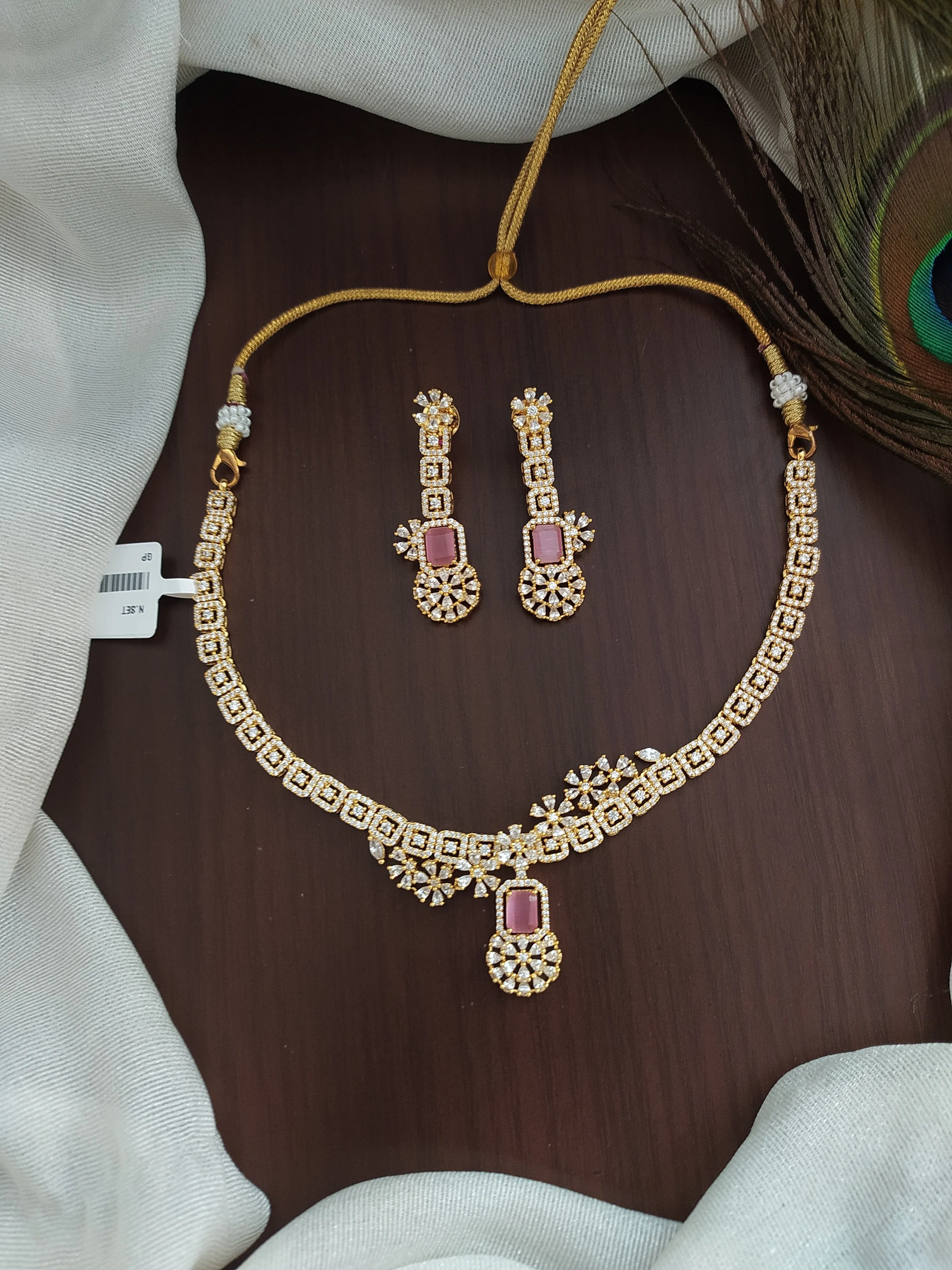 Stunning Gold-plated Ad & Zircon Necklace Set