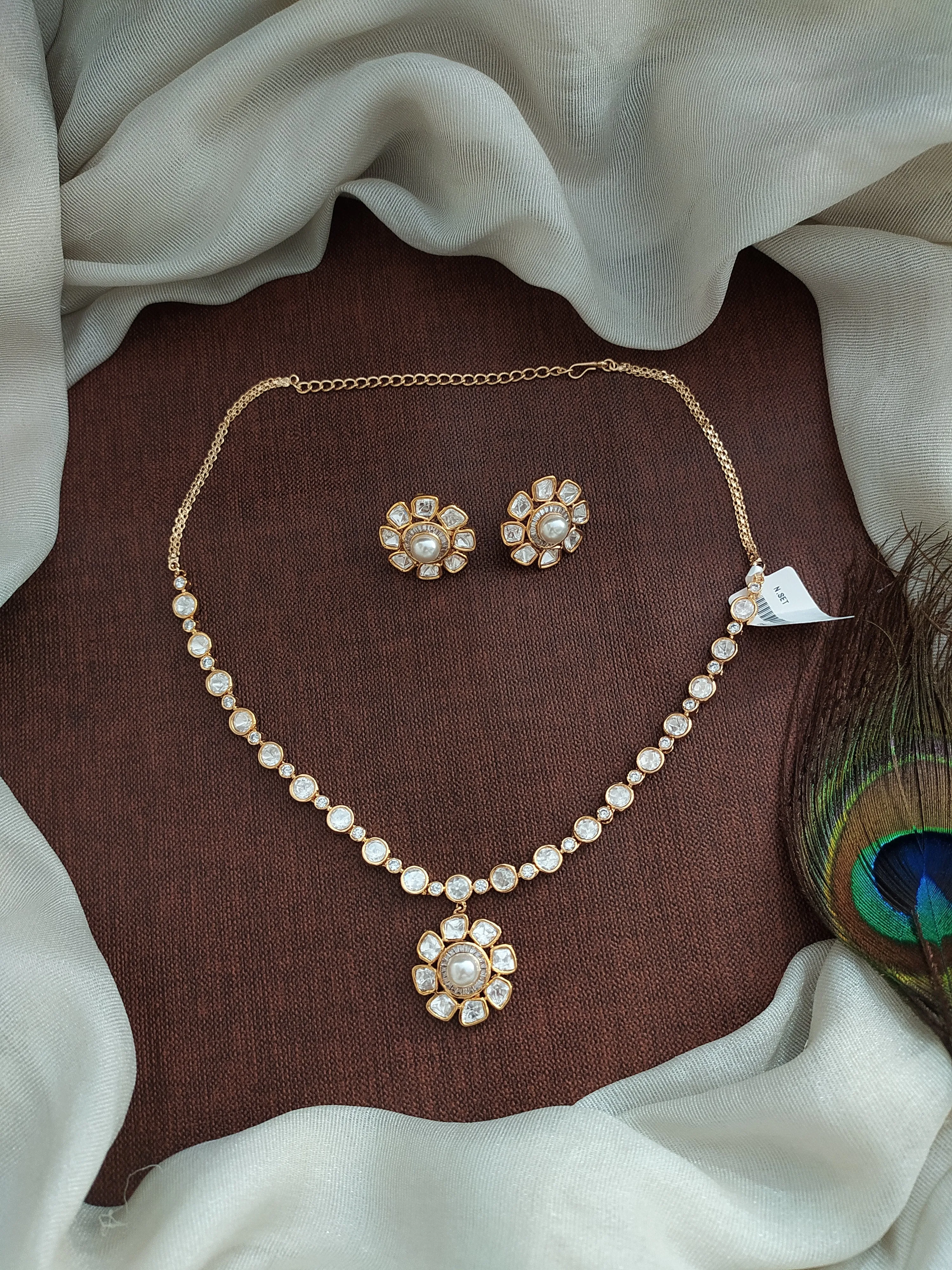 Versatile Full White Kundan Necklace Set with Uncut Diamond Stones