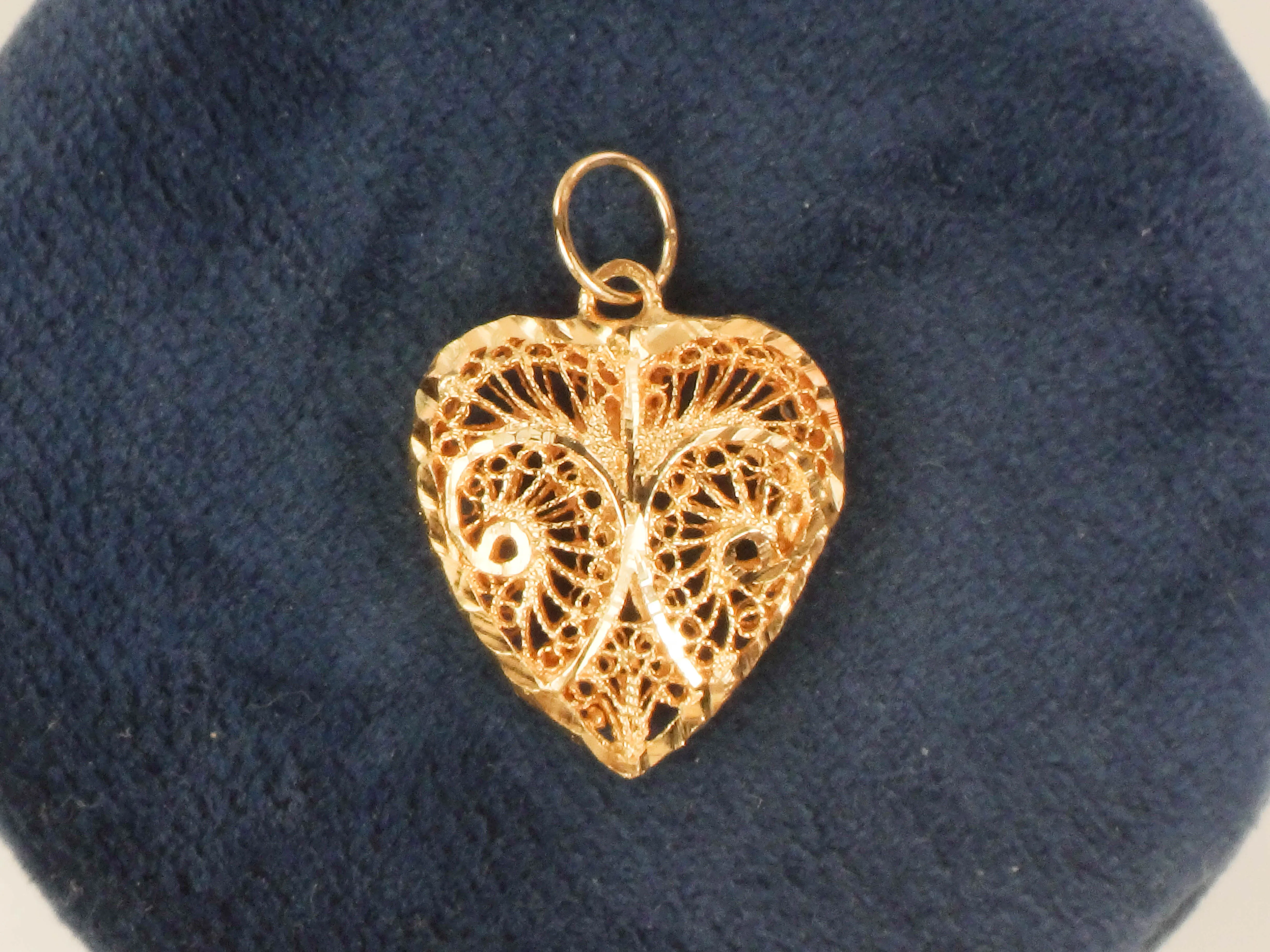 Vintage Estate 14k Yellow Gold Filigree Heart Pendant Charm