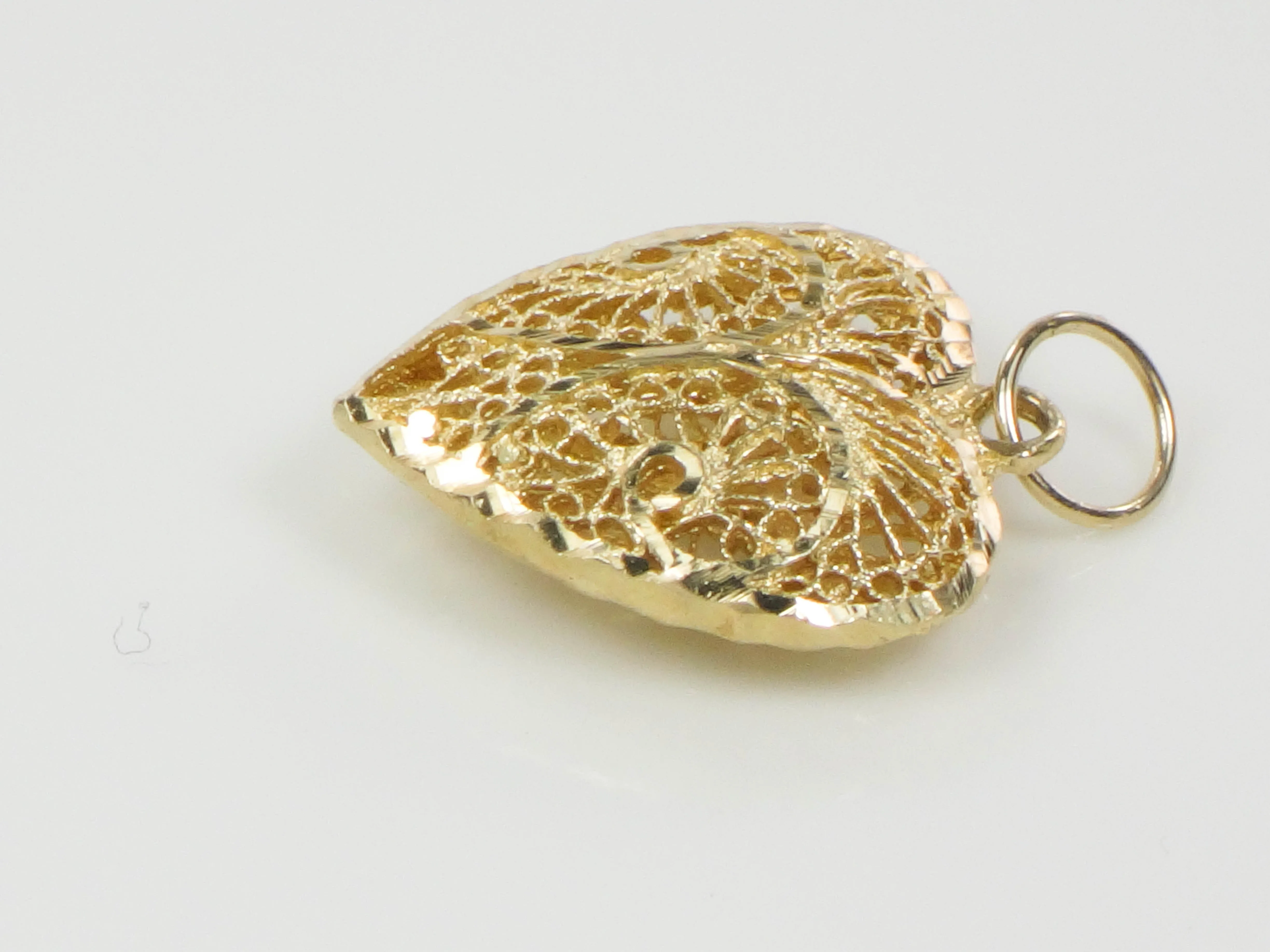 Vintage Estate 14k Yellow Gold Filigree Heart Pendant Charm