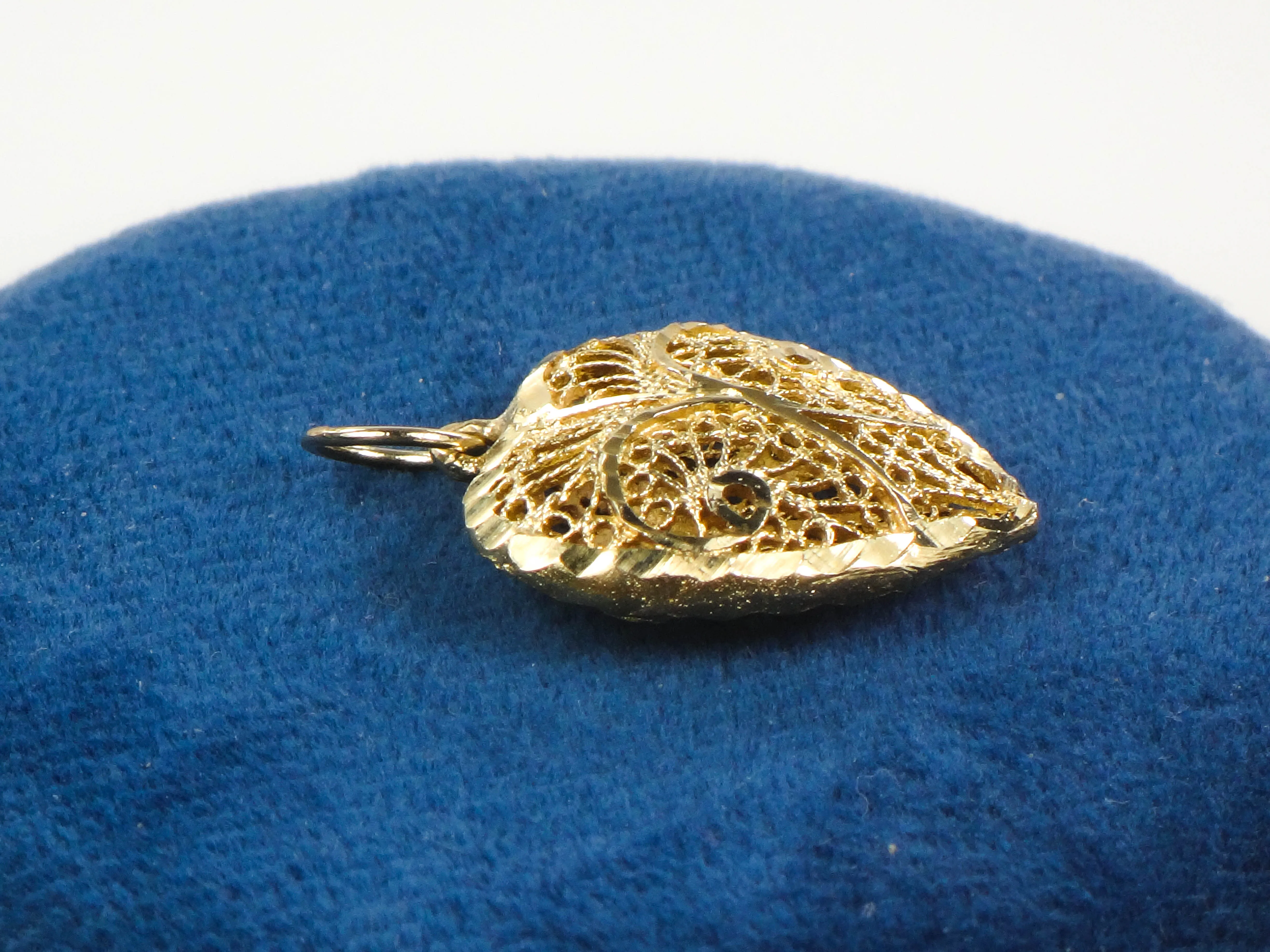 Vintage Estate 14k Yellow Gold Filigree Heart Pendant Charm