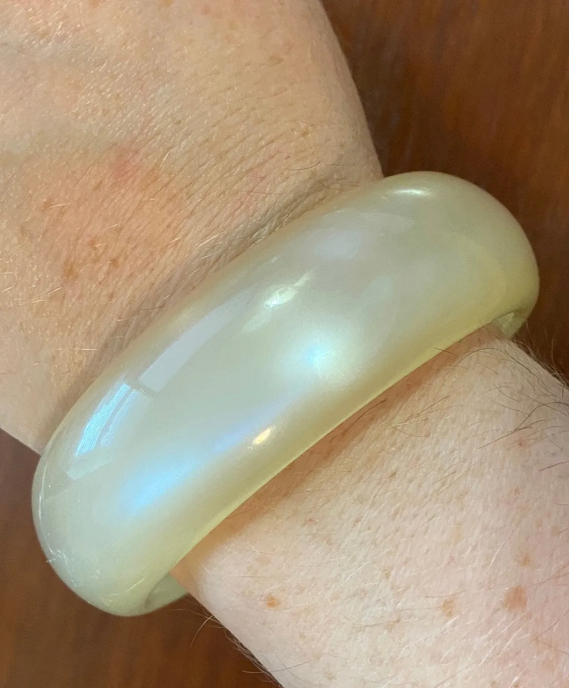 Vintage White Thermoset Lucite Chunky Bangle Bracelet